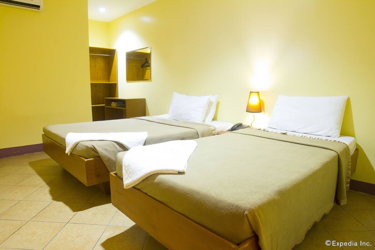 Deluxe Room | In-room safe, desk, rollaway beds, free WiFi