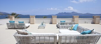Galeon Suites