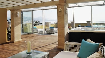 Sauna, hot tub, steam room, Turkish bath, body treatments, aromatherapy