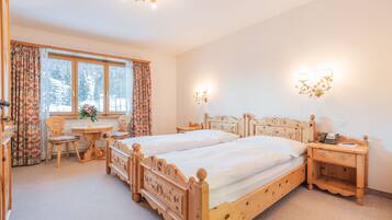 Allergikerbettwaren, Pillowtop-Betten, Zimmersafe, individuell dekoriert