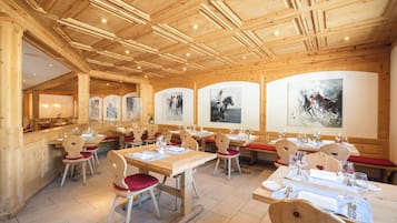 Lunch and dinner served