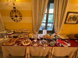 Desayuno buffet incluido todos los días 