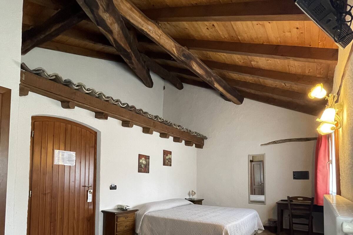 Dobbeltrom – superior | Minibar, safe på rommet, skrivebord og lydisolert