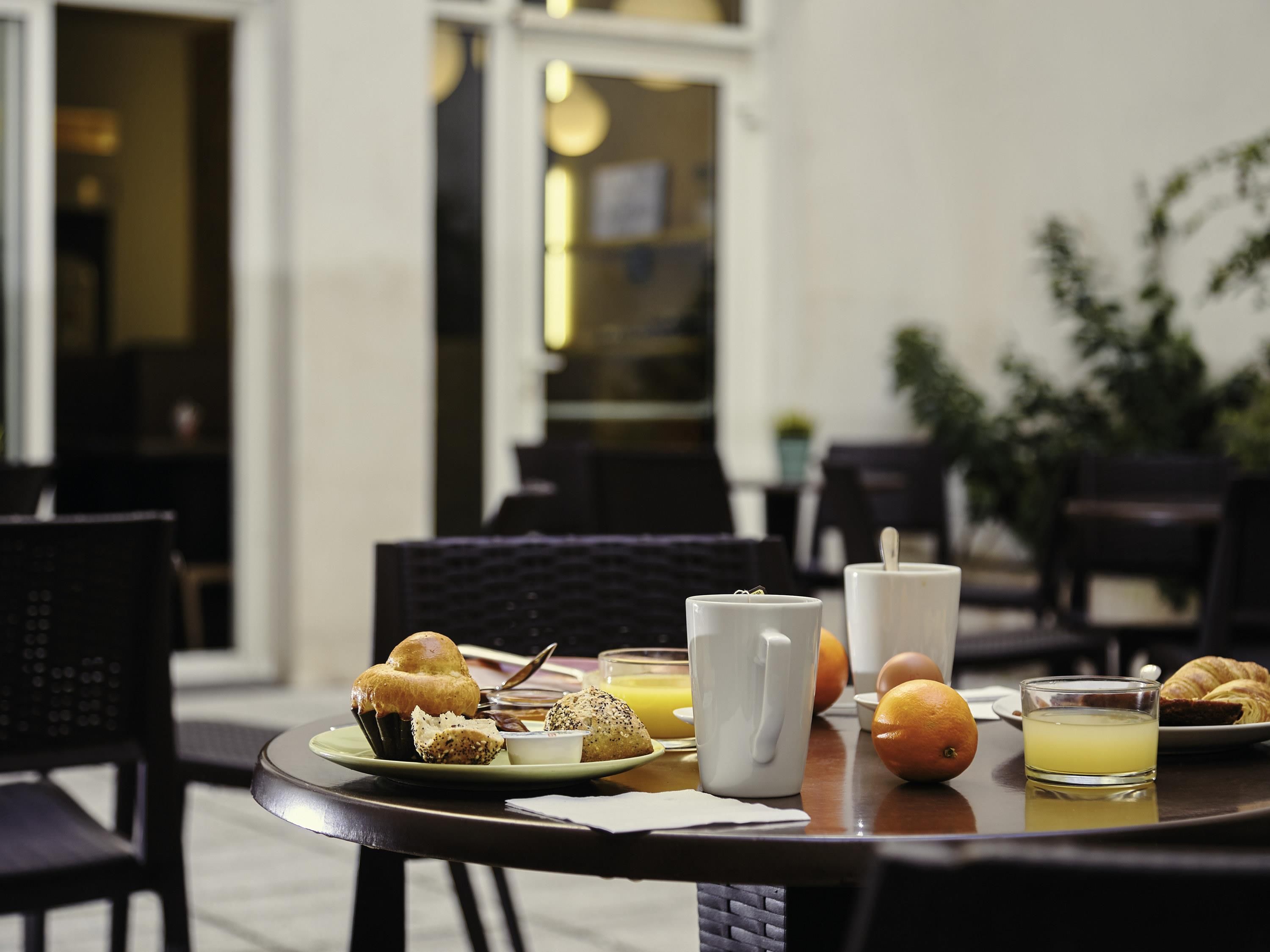 Breakfast area