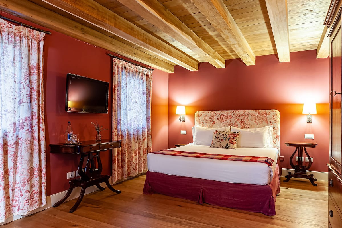 Camera Superior | 2 habitaciones, ropa de cama de alta calidad, escritorio y wifi gratis