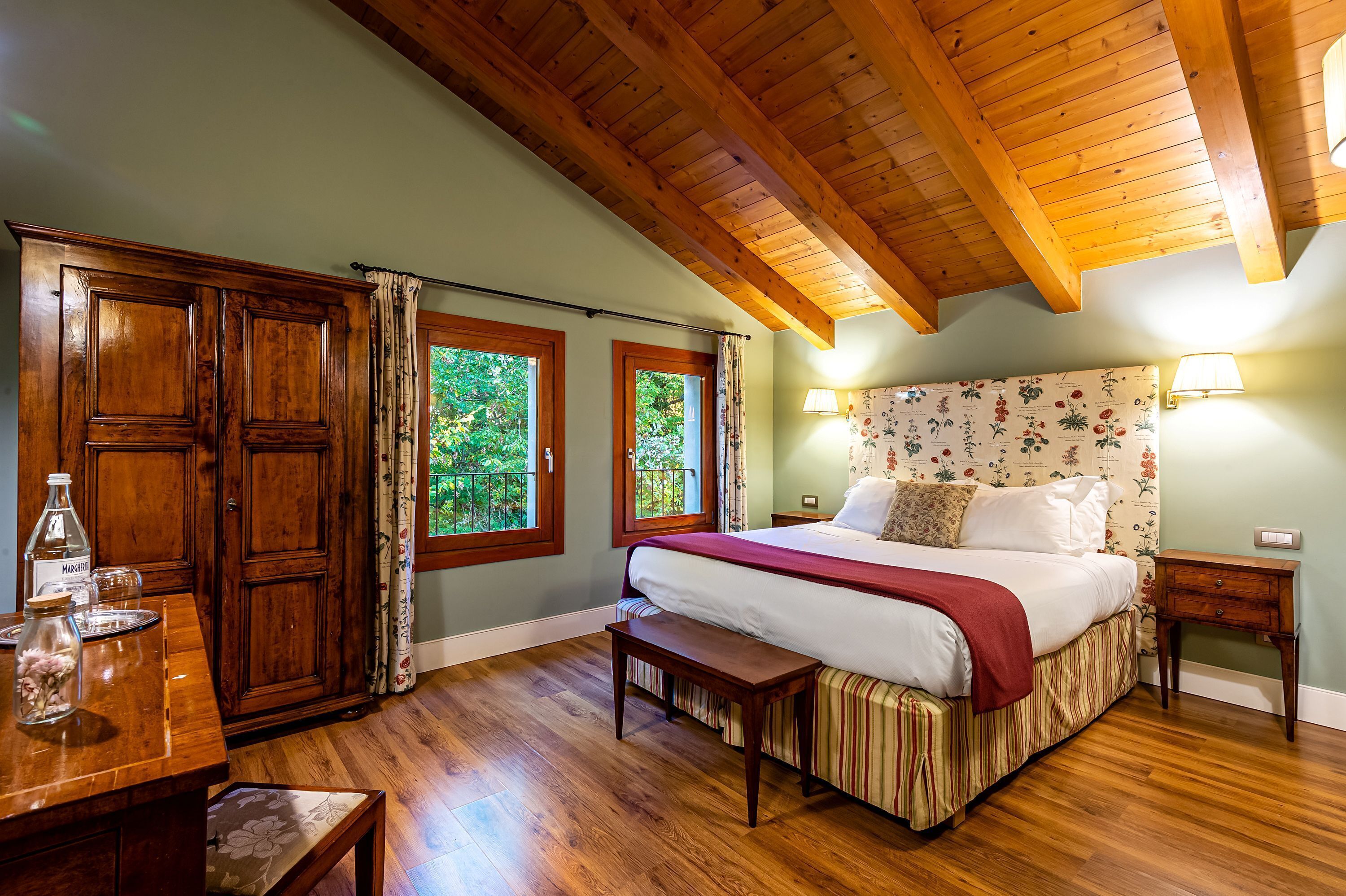 Premium bedding, desk, free WiFi, bed sheets