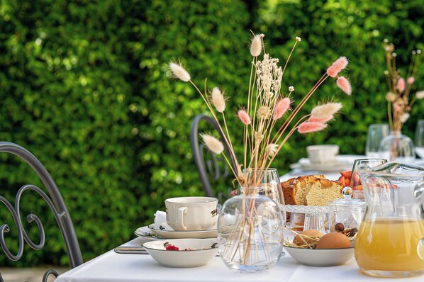 Daily local cuisine breakfast (EUR 30 per person)