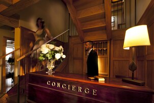 Concierge desk