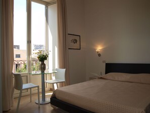 Minibar, chambres insonorisées, Wi-Fi gratuit, draps fournis