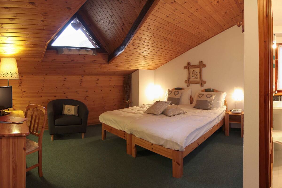 Comfort Double or Twin Room, 1 Double Bed, Balcony | Desk, blackout drapes, rollaway beds, free WiFi
