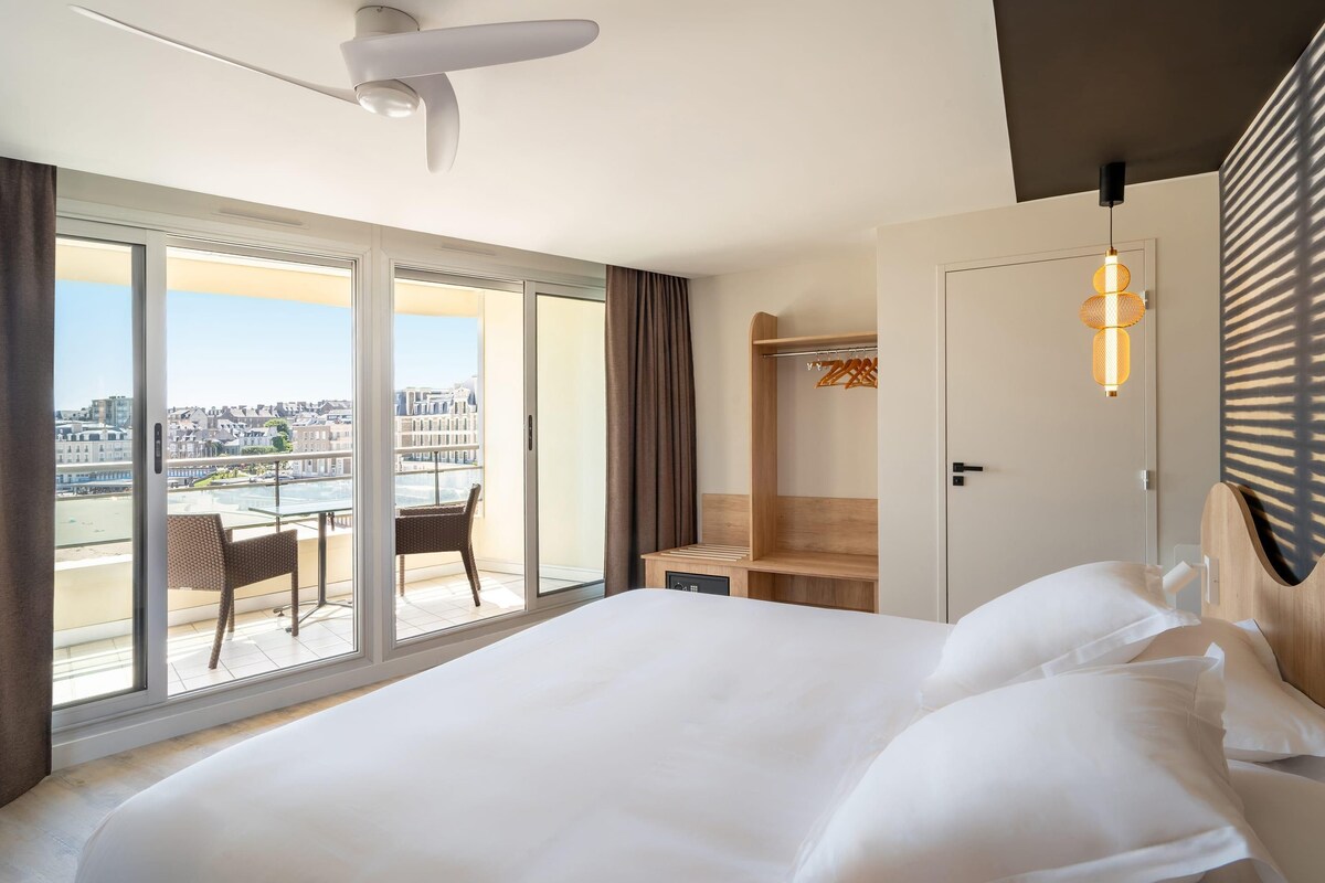 Superior Room, 1 Queen Bed, Non Smoking, Terrace (Vue sur la mer) | Premium bedding, desk, laptop workspace, blackout drapes