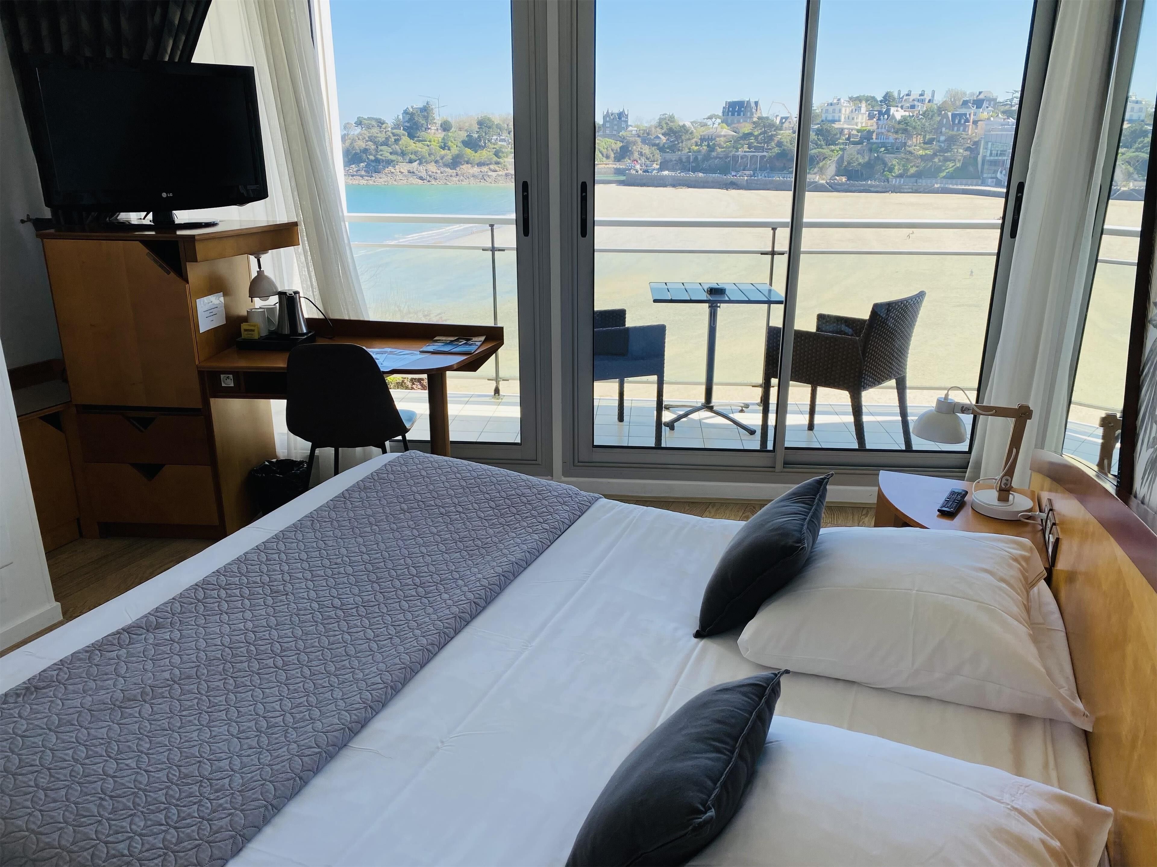 premium bedding, individually decorated, desk, laptop workspace