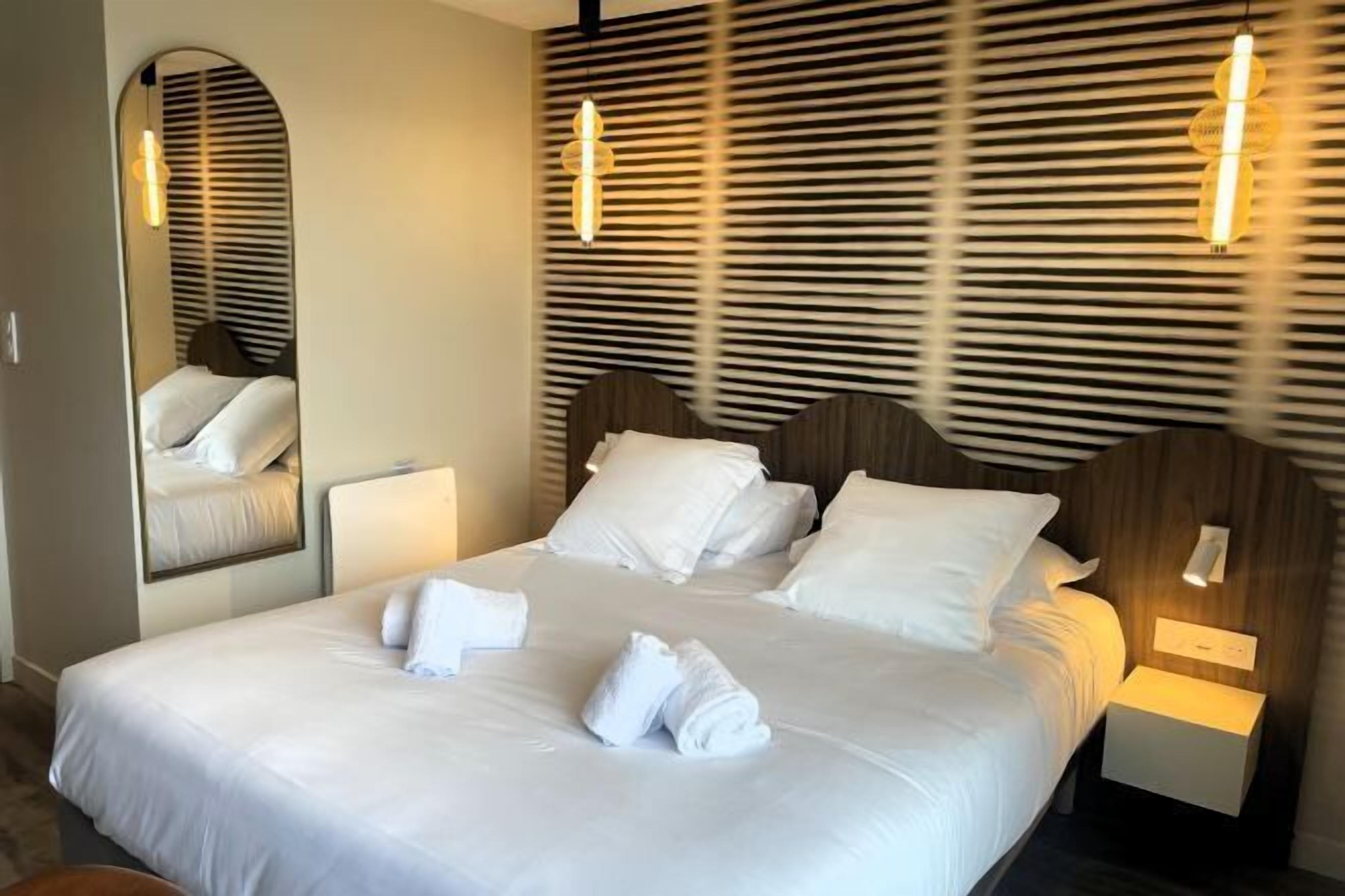 Premium bedding, individually decorated, desk, laptop workspace