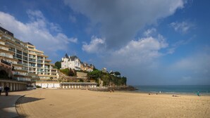 Unclassified image, 2 of 110, button - Best Western Hotel Le Crystal Dinard (Dinard)