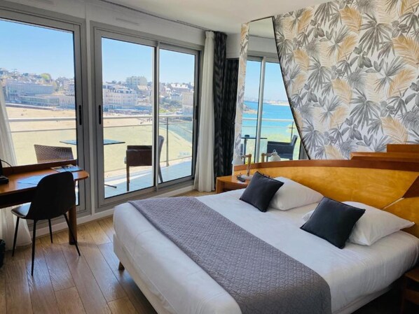 Superior Room, 1 Queen Bed, Non Smoking, Terrace