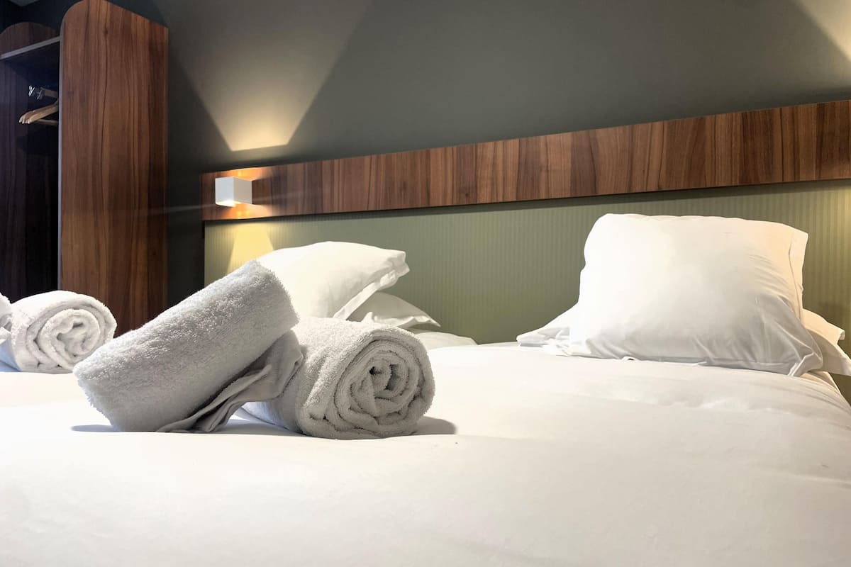 標準客房, 1 張加大雙人床, 非吸煙房 | 高級寢具、獨特設計、書桌、手提電腦工作空間