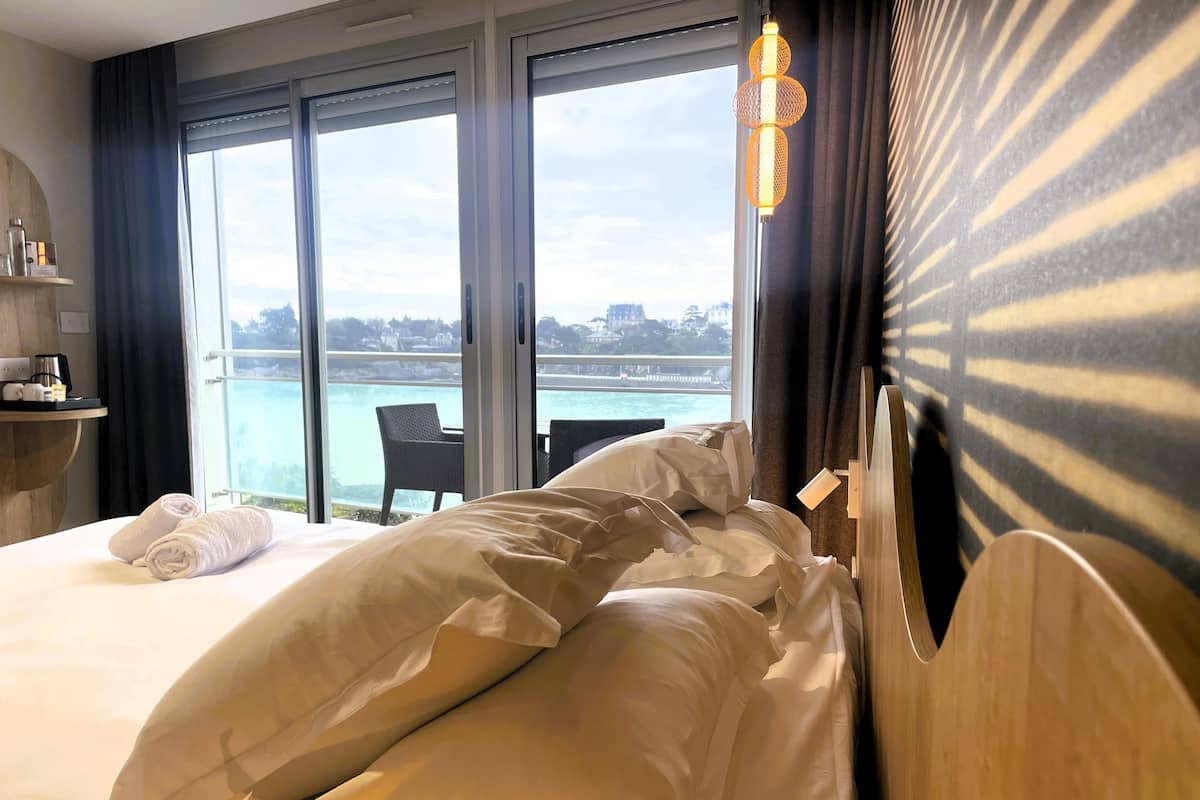 Superior Room, 1 Queen Bed, Non Smoking, Terrace | Premium bedding, individually decorated, desk, laptop workspace