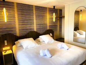 Ropa de cama de alta calidad, decoración personalizada y escritorio 