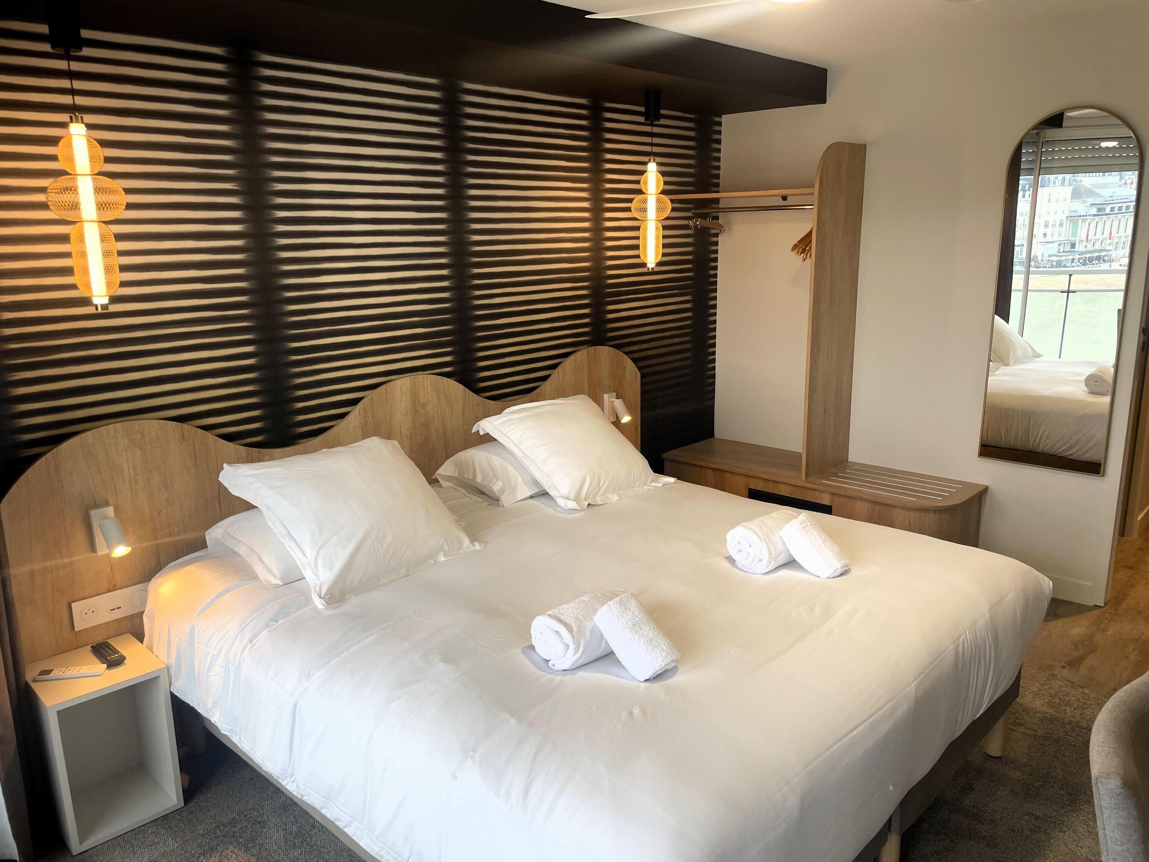 Superior Room, 1 Queen Bed, Non Smoking, Terrace