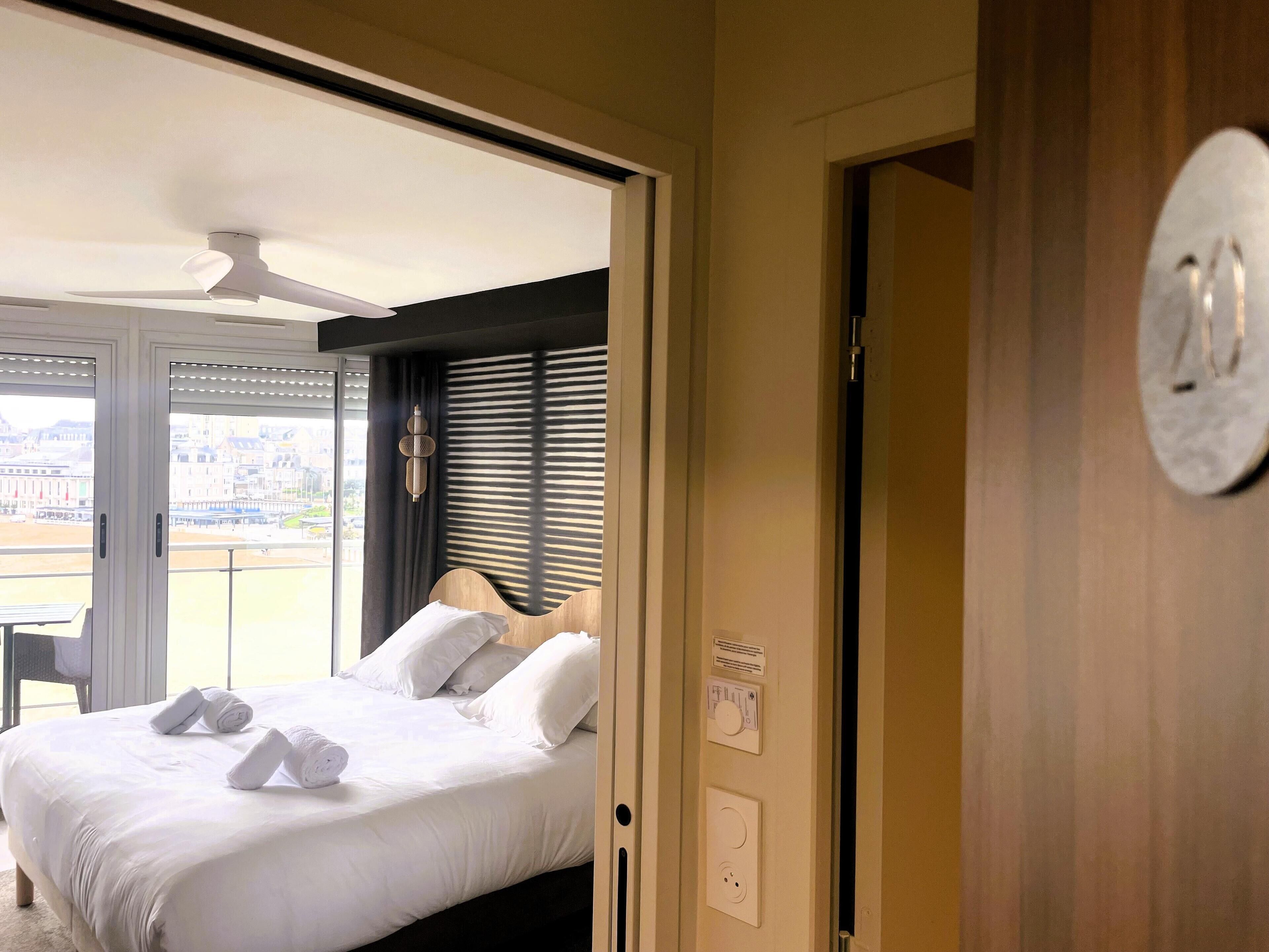 高級客房, 1 張加大雙人床, 非吸煙房, 露台 | 高級寢具、獨特設計、書桌、手提電腦工作空間