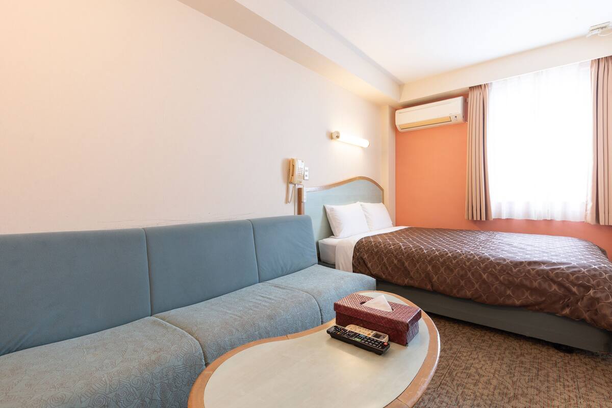 Double Room | Down comforters, blackout drapes, WiFi (free)
