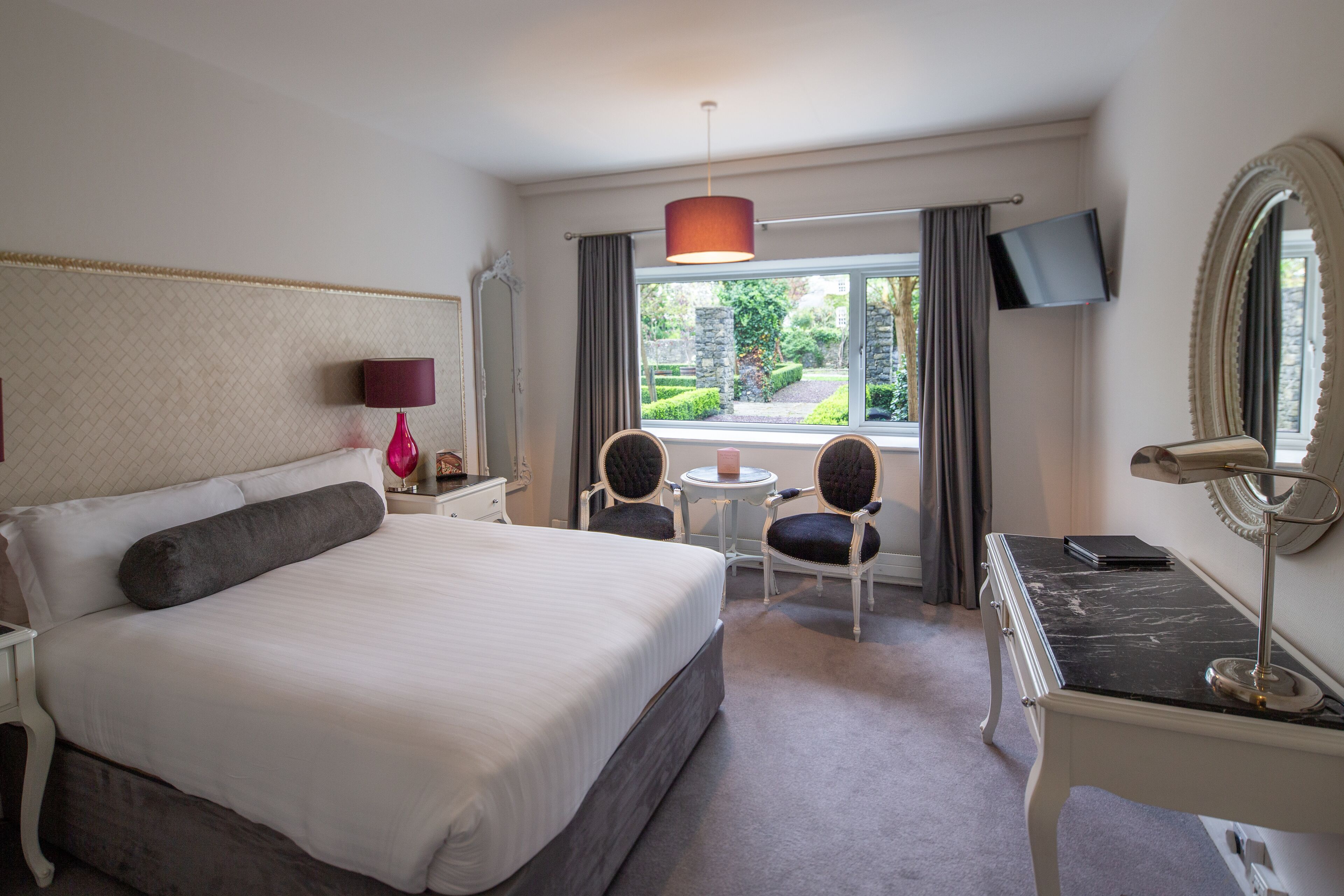 deluxe double room | 1 bedroom, in-room safe, iron/ironing board, free wifi