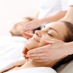 Trattamenti per il corpo, aromaterapia, massaggi con le pietre calde