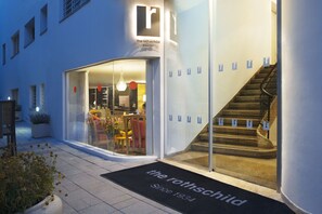 Front of property - The Rothschild 71 (Tel Aviv)