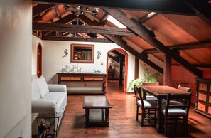 Estudi en suite superior | Roba de llit d'alta qualitat i cobrellits 