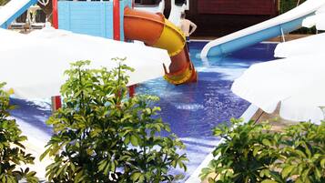 Indoor pool, 4 outdoor pools, pool umbrellas, sun loungers