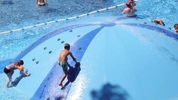 Indoor pool, 4 outdoor pools, pool umbrellas, sun loungers