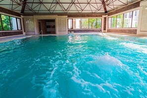 Indoor pool, pool loungers