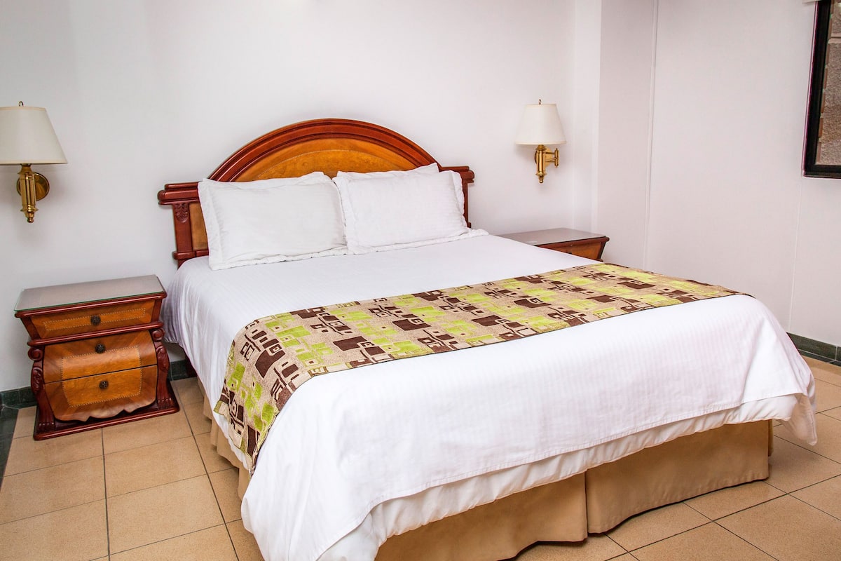Seprai premium, minibar, brankas, dan Wi-Fi gratis