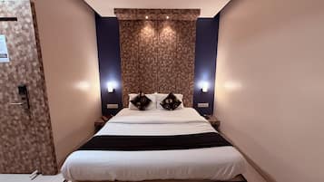 Deluxe Room, 1 Double Bed | Egyptian cotton sheets, premium bedding, memory foam beds