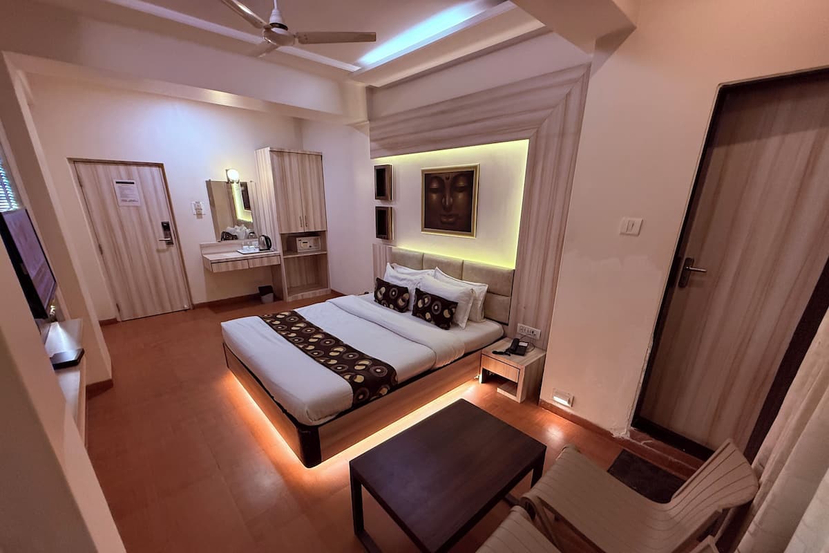 Egyptian cotton sheets, premium bedding, memory-foam beds