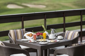 Daily cooked-to-order breakfast for a fee - Superior Golf & SPA Resort (Kharkiv)