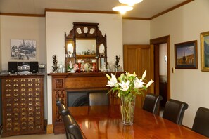 Dining - Cambria House (Nelson)