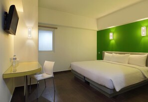 Smart Room Queen | In-room safe, desk, iron/ironing board, free WiFi - Amaris Hotel Thamrin City - Jakarta (Jakarta)