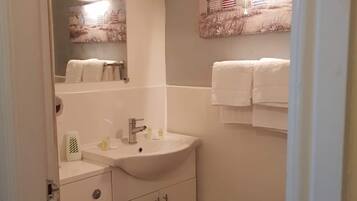 Kamar Double, ensuite | Kamar mandi