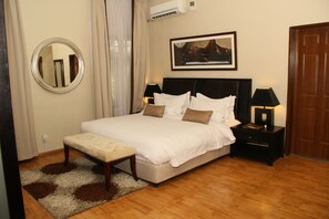 Luxury Suite | Premium bedding, memory foam beds, free minibar, in-room safe - Clear Essence California Spa & Wellness Resort (Lagos)