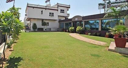 Classic 7 Hotel & Restaurant