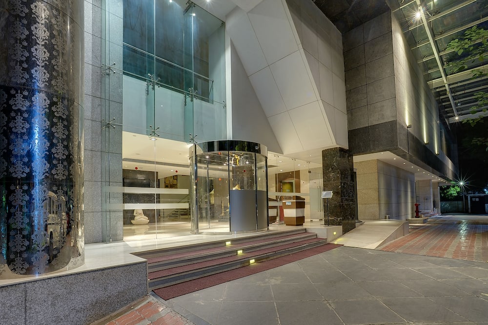 Ramee Grand Hotel and Spa, Pune