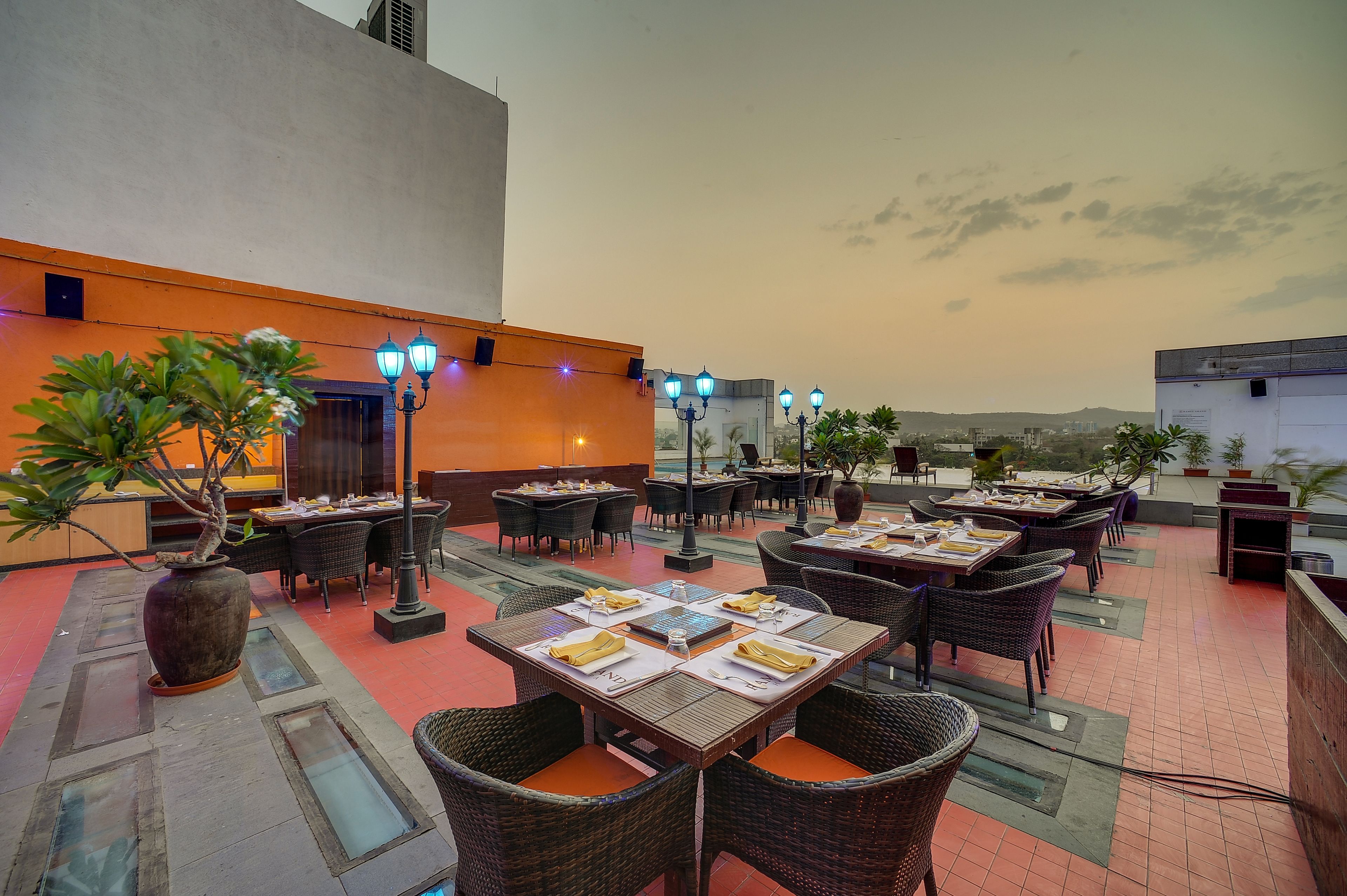 2 restaurants, breakfast, lunch, dinner served; Asian cuisine 