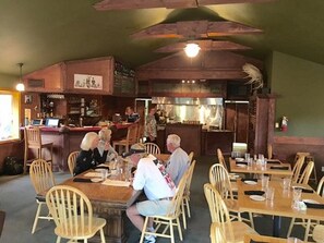 2 restaurants, dinner served, local cuisine - Denali Perch Resort (Denali National Park)