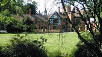 Enceinte de lâhĂ©bergement