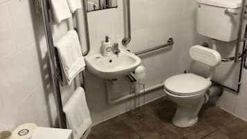 Habitación doble, con acceso para personas discapacitadas, vista al patio | Baño