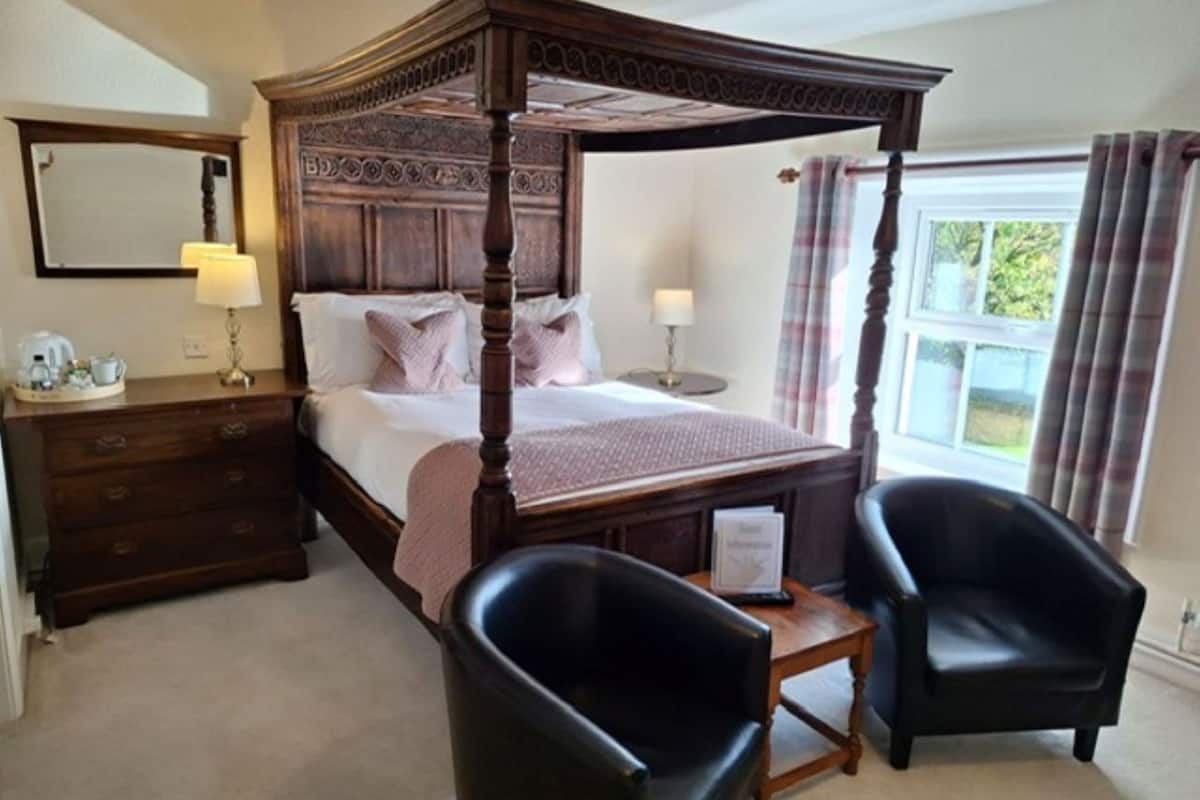 Double Room, Ensuite (Four Poster) | Miscellaneous