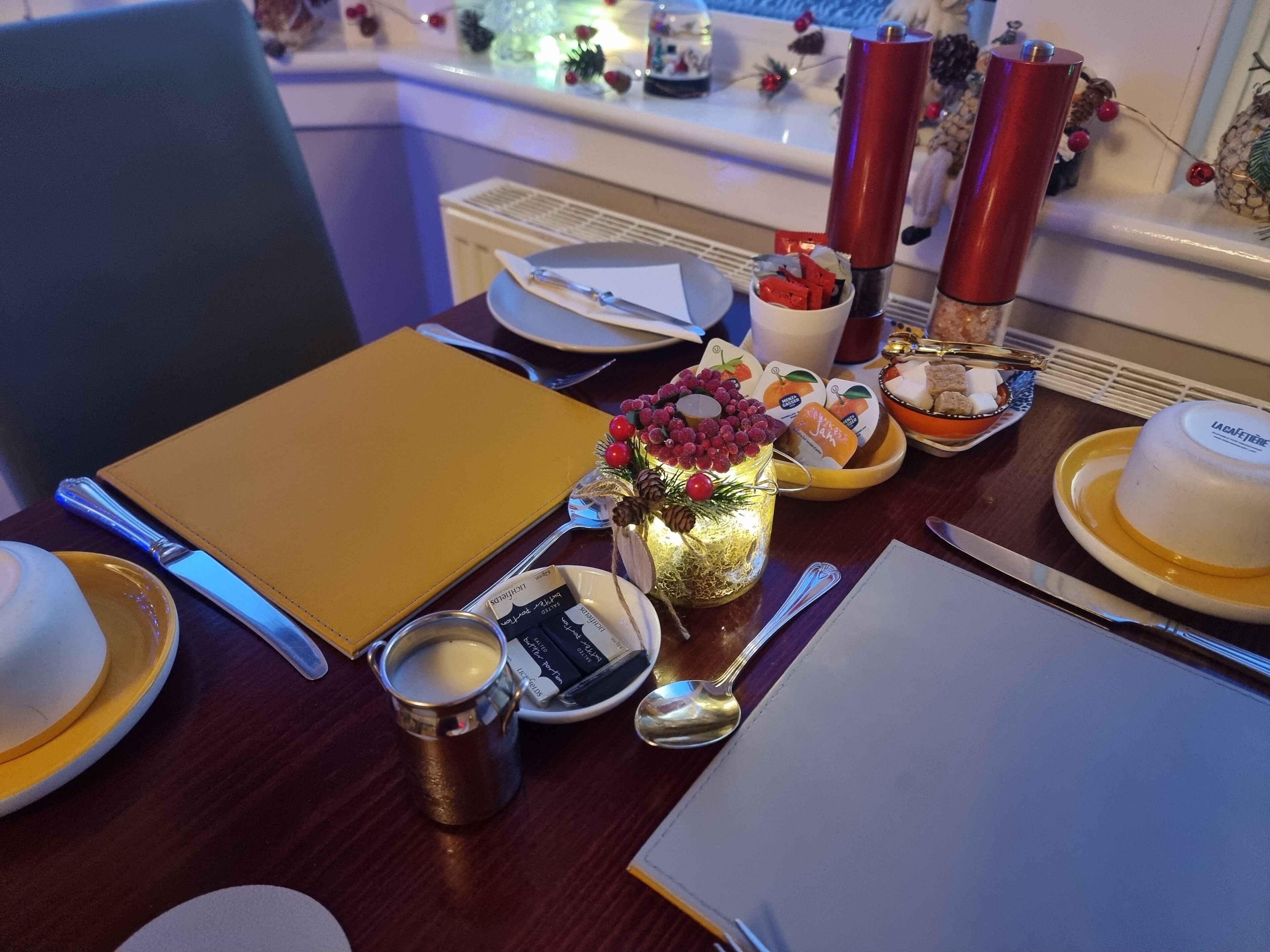 Se ofrece un desayuno completo (7.00 GBP por persona)