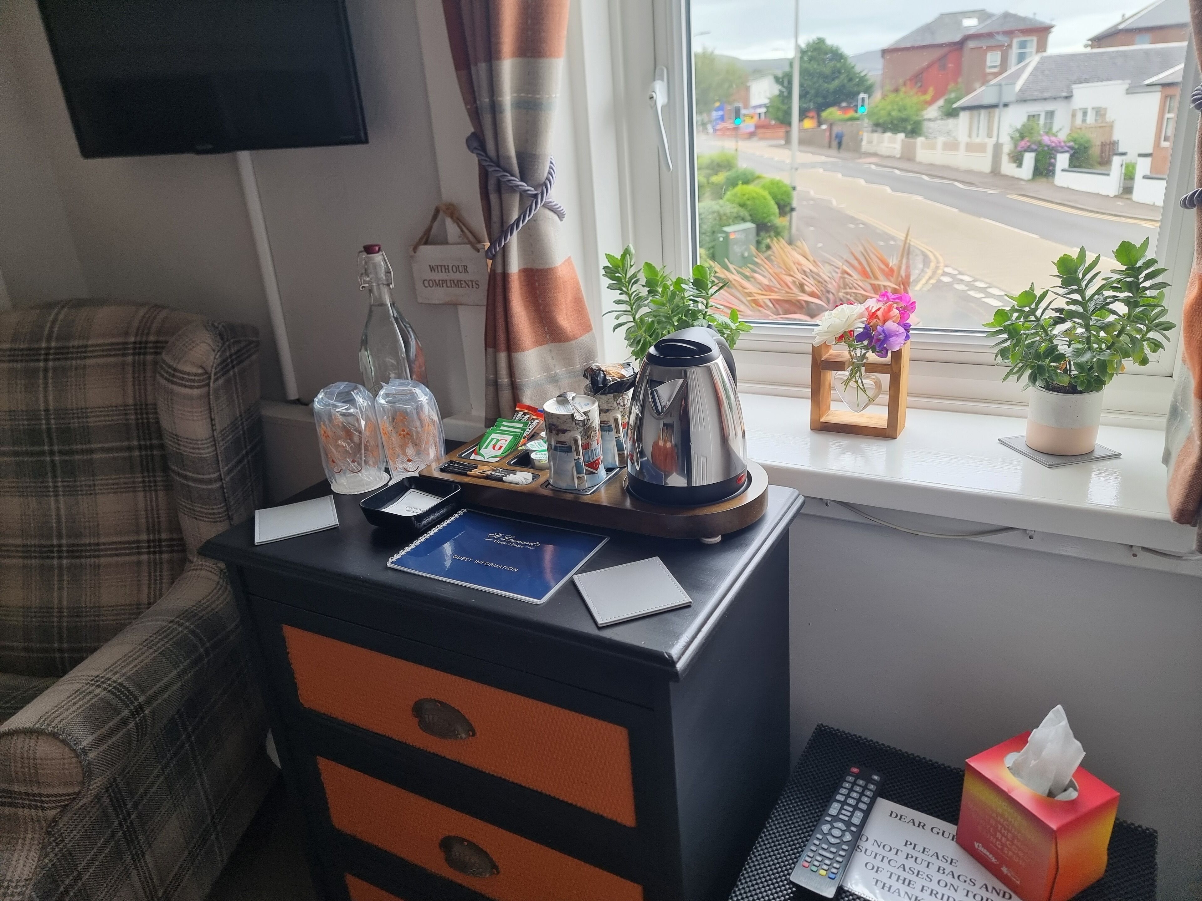 Iron/ironing board, free WiFi, bed sheets