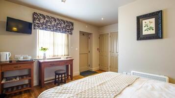 Chambre Double, salle de bains attenante